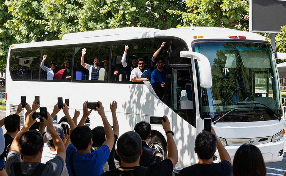Đinh Hồng Vinh trăn trở dù U22 Việt Nam vào tứ kết ASIAD 2026