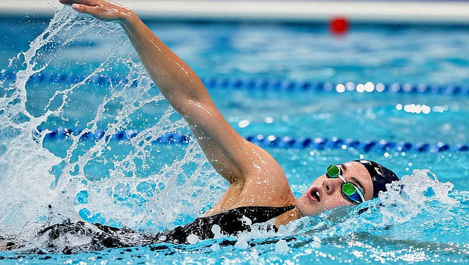 Silent Data, the Pool's Voice: Re-reading Vietnamese Swimming from Information Gaps