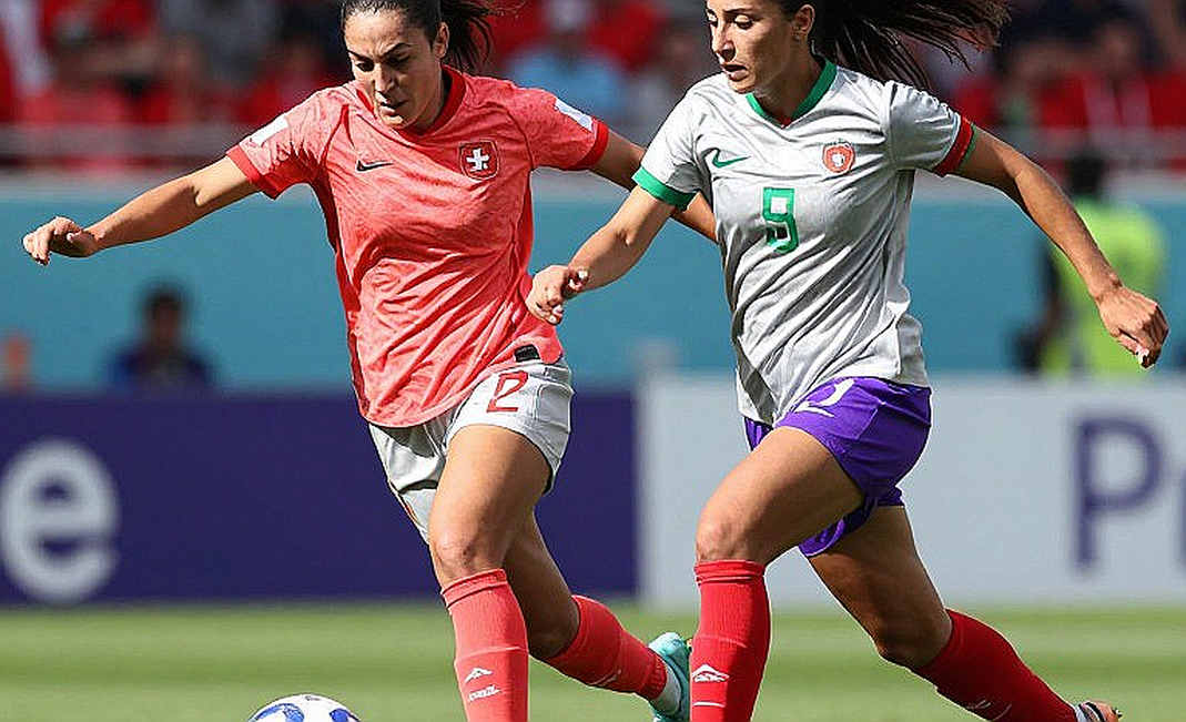 Sau những giọt nước mắt: Mẹ Ronaldo và bài toán niềm tin của làng chuyển nhượng