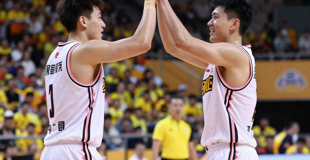 Stephen Curry và bài toán 43 trận: khi niềm tin tranh vô địch phải đi qua phòng y tế