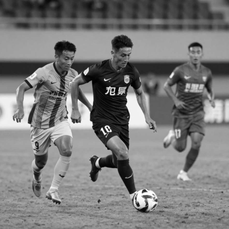 Adou Minh và Williams Minh Hoàng: Hai cái tên mới và những ô trống chưa được đóng dấu trong hồ sơ tuyển Việt Nam